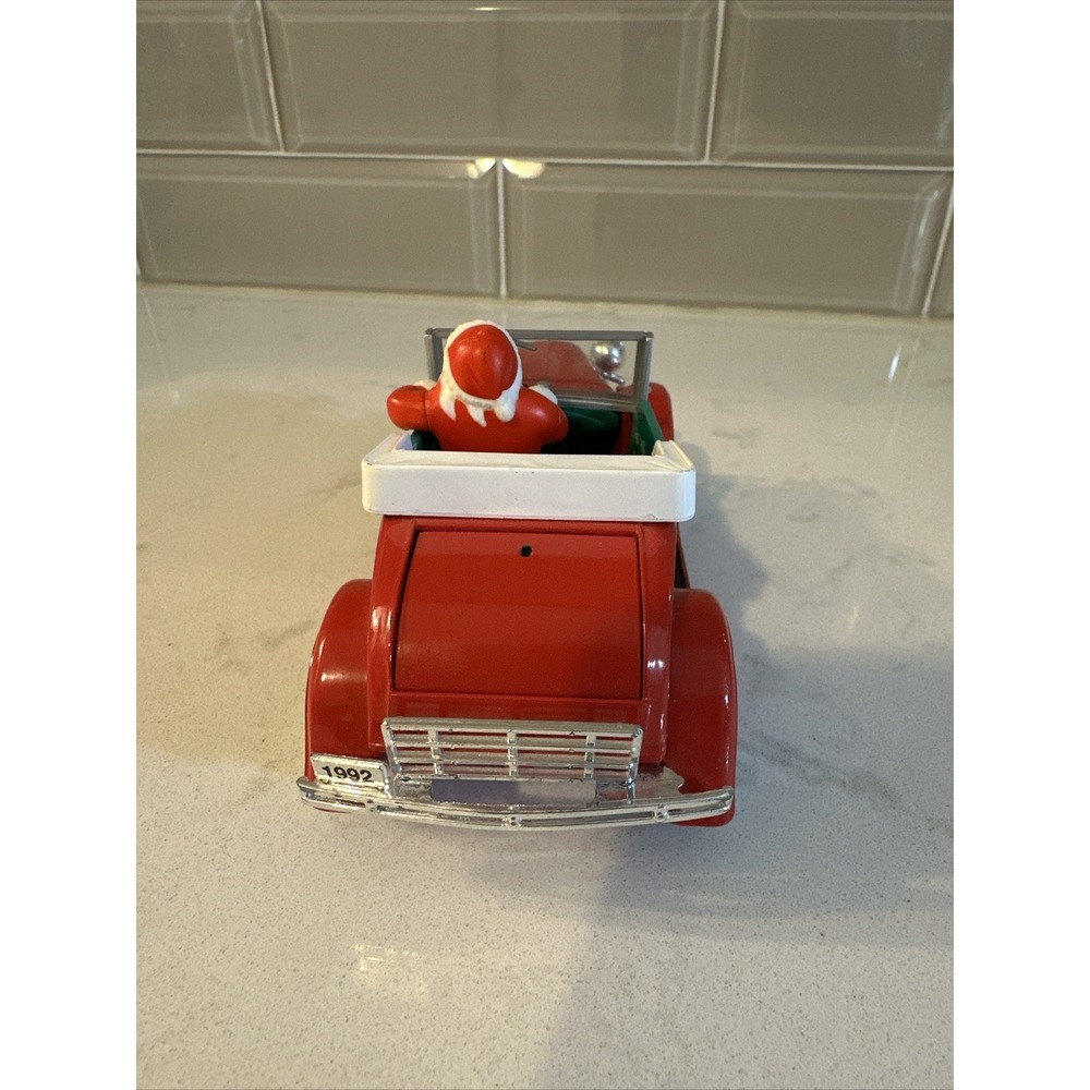 THE EASTWOOD COMPANY 1928 FORD MODEL A SANTA'S ROADSTER 1/25 SCALE FOR CHRISTMAS - Picture 4 of 10